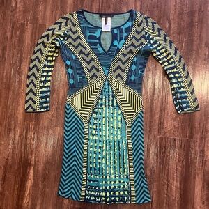🎉HP🎉 BCBGMAXAZRIA Graphic Print Dress Small